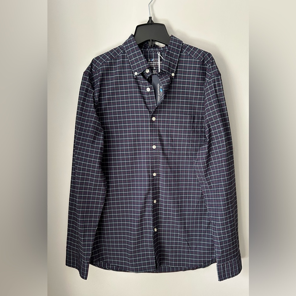 NEW WITH TAG!Men's Navy Checkered On-the-go performance shirt. Size: Medium